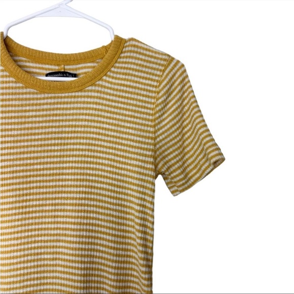 Abercrombie and Fitch tee - Picture 4 of 7